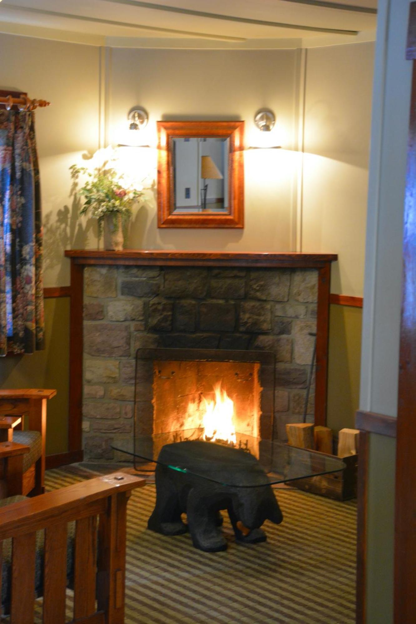 Johnston Canyon Lodge&Bungalows Castle Junction Bagian luar foto